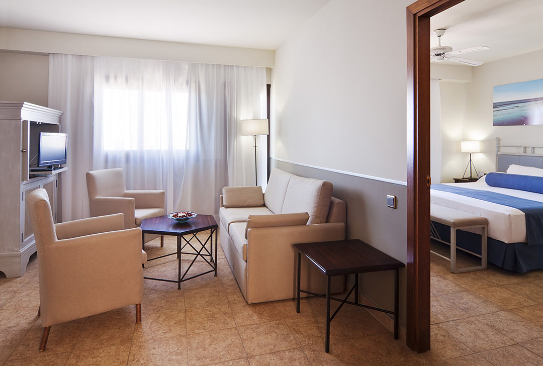 565_alta_playacanela Suite 1 Dormitorio.jpg